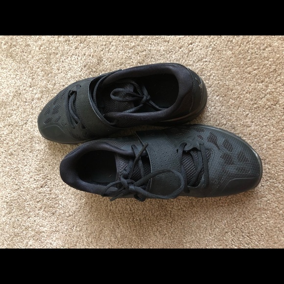 Size youth 6.5 Jordan trainers! Lightly worn! - Picture 6 of 7